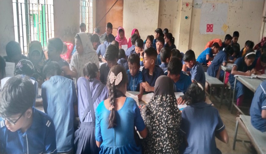 প্রাথমিকের সহকারী শিক্ষকদের কর্মবিরতি সত্ত্বেও বার্ষিক সমাপনী পরীক্ষা অনুষ্ঠিত