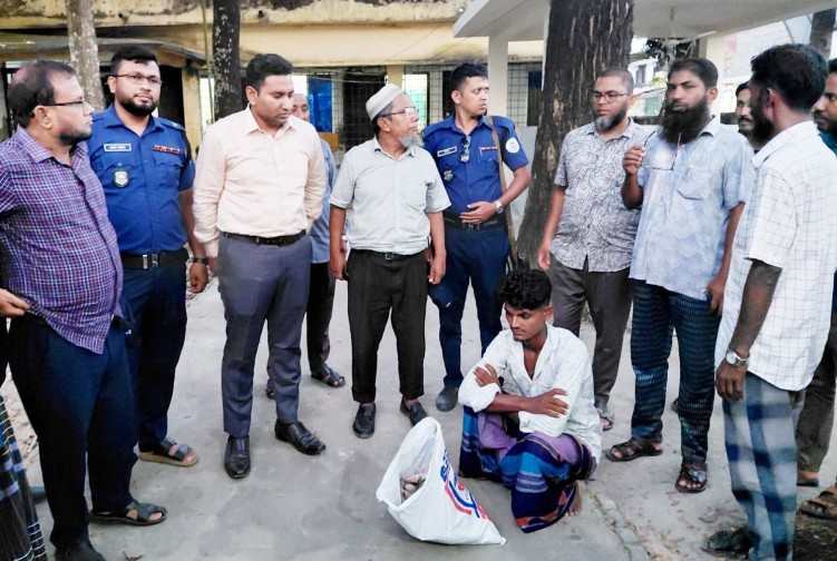 লালমোহনে এক জেলের ১৪ দিনের কারাদণ্ড