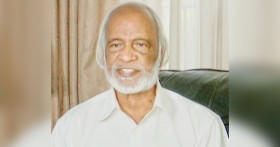 হাসপাতালের সিসিইউতে ভর্তি মঈন খান