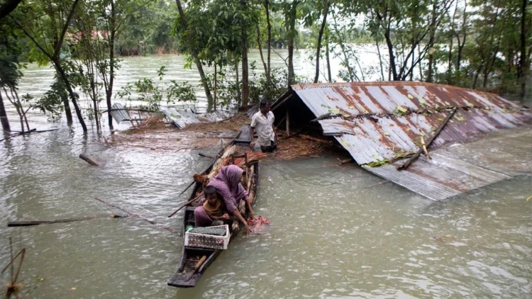 জলবায়ু পরিবর্তনে ২০৫০ সালের মধ্যে বাস্তুচ্যুতির ঝুঁকিতে বাংলাদেশের ৭.৫ শতাংশ মানুষ: এডিবি