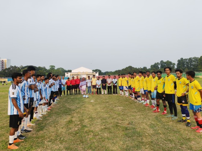 বিশ্বকাপ উন্মাদনায় ভাসছে রাবি: মুখোমুখি আর্জেন্টিনা-ব্রাজিল