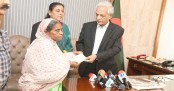 সেই ভাইরাল লোকশিল্পী লাইলী বেগম পেলেন ৩ লাখ টাকার সরকারি অনুদান