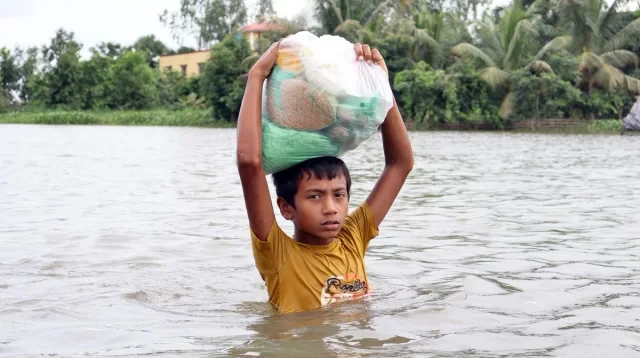 ৮ দিনের বন্যায় কক্সবাজারের ৪৯ শতাংশ এলাকা প্লাবিত, প্রাণহানি ৩২
