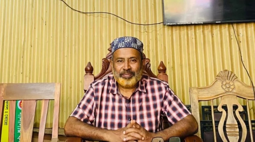 বাড়ির সামনেই বিএনপি নেতাকে কুপিয়ে হত্যা