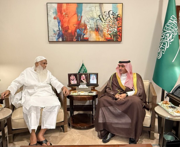 Religious Affairs Minister Meets Saudi Ambassador: Requests Retaining 1% Backup Accommodation