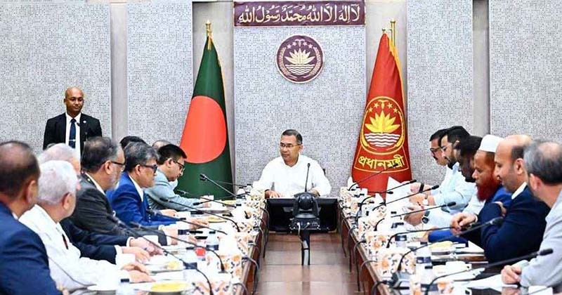 চা শিল্পের উন্নয়নে সহযোগিতার আশ্বাস প্রধানমন্ত্রীর