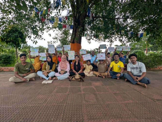 অনাথ আশ্রমের শিশুদের স্বনির্ভর করতে কুবি শিক্ষার্থীদের 'আলোর ক্যানভাস'