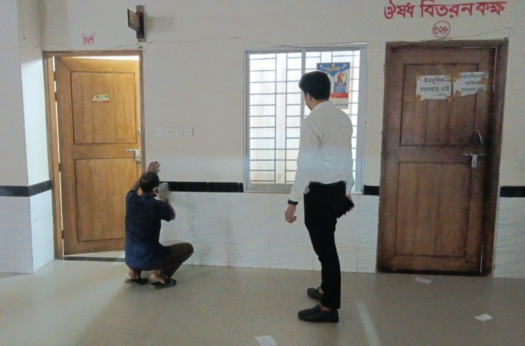 পরিচ্ছন্নতায় নতুন দৃষ্টান্ত: রোগীবান্ধব পরিবেশ গড়ে তুলছে চরফ্যাশন উপজেলা স্বাস্থ্য কমপ্লেক্স