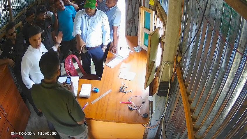 ত্রিশালে ‘অবৈধ’ বালুর ঘাটের কর্মীকে পেটালেন ইউএনও