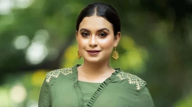 বসুন্ধরায় মডেল-অভিনেত্রী রিধিকার ঝুলন্ত মরদেহ উদ্ধার