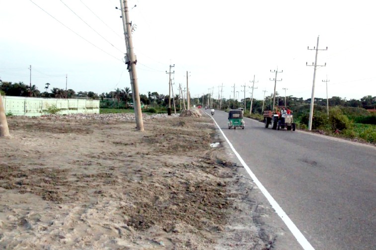 প্রধানমন্ত্রীর আগমন ঘিরে ২০ বছরের ময়লার ভাগাড়ে বালুচাপা