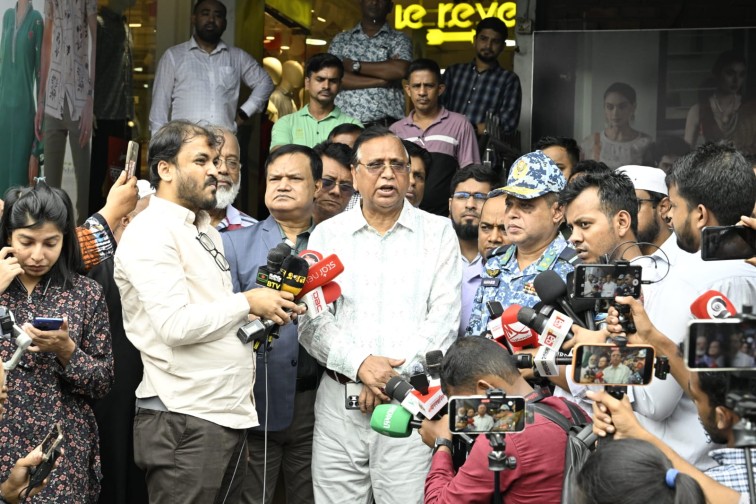 ঢাকা দক্ষিণ সিটি কর্পোরেশনের নাগরিক সেবা নিশ্চিতকরণে মাঠে সমন্বিত অভিযান
