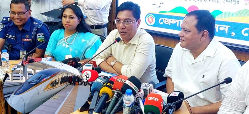 চীন থেকে ৩৫০ কিমি গতির বুলেট ট্রেন আনার আলোচনা চলছে: বিমানমন্ত্রী