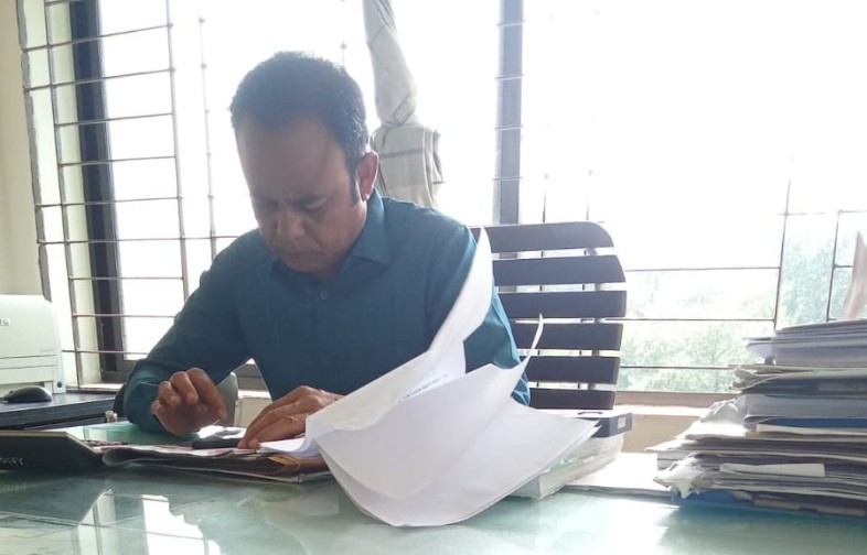বদলি স্থগিতের পরও নরসিংদী সদরে প্রকৌশলী, ঠিকাদারদের নানা অভিযোগ